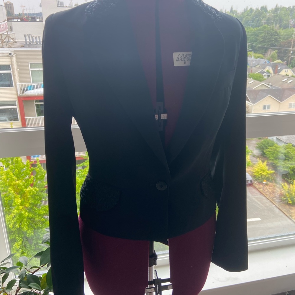 GORGEOUS Kyuso Blazer